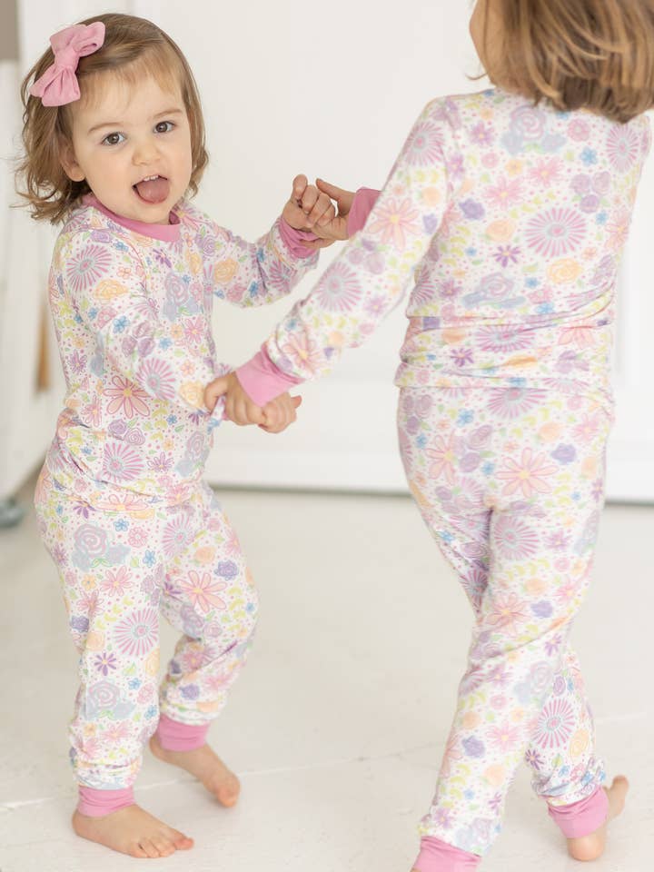 Pastellfarbene Blumen-Bambus-Pyjamas: Zippy + Zweiteiler für den Großhandel von The Honey Bows