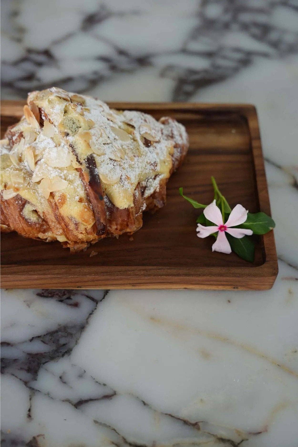 Bazar Bizar Living – Bandeja de servir por atacado – Bandeja Gormandize - Natural - M3