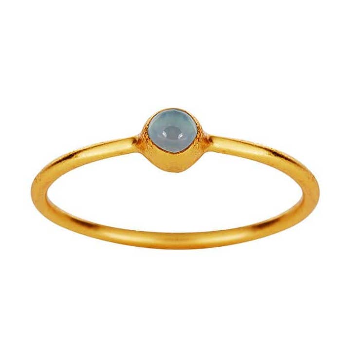 Anello placcato oro con piccola onice blu per la vendita all'ingrosso da parte di Juulry