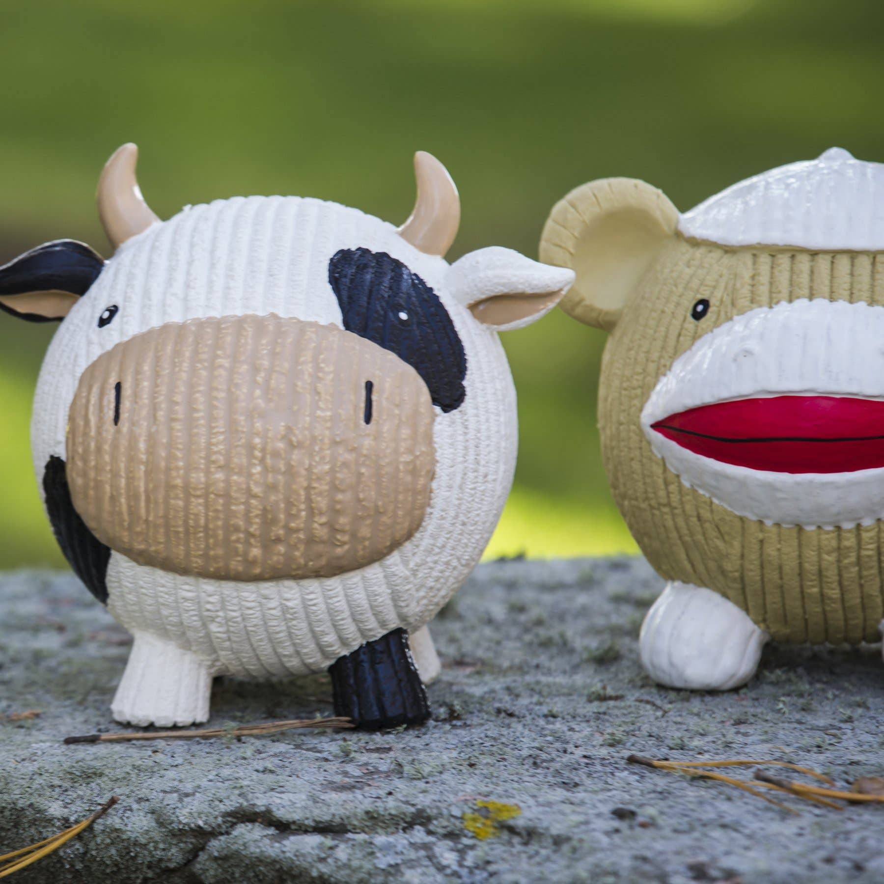 HuggleGroup - Wholesale Pet Squeaky Toy - Dog - Dottie Cow Ruff-Tex® Ball Dog Toy, Large2