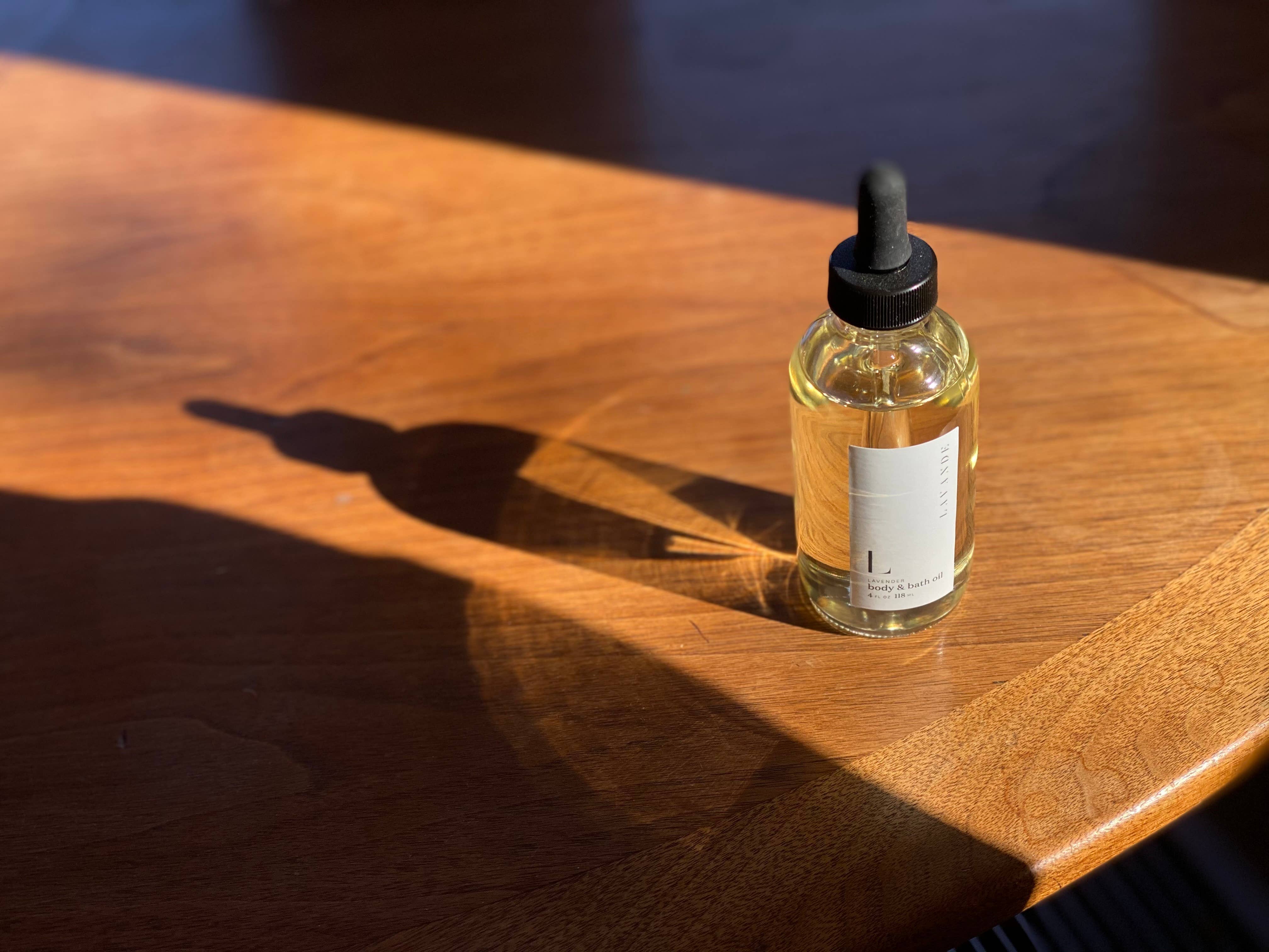 Lavande - Wholesale Bath/Body Oil - Lavender Body & Bath Oil 4oz2