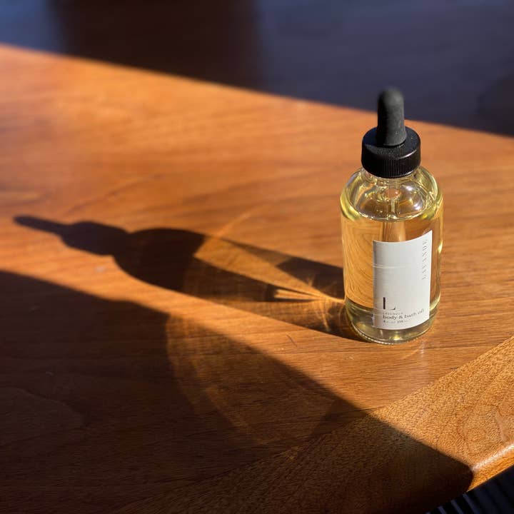 Lavande - Wholesale Bath/Body Oil - Lavender Body & Bath Oil 4oz2