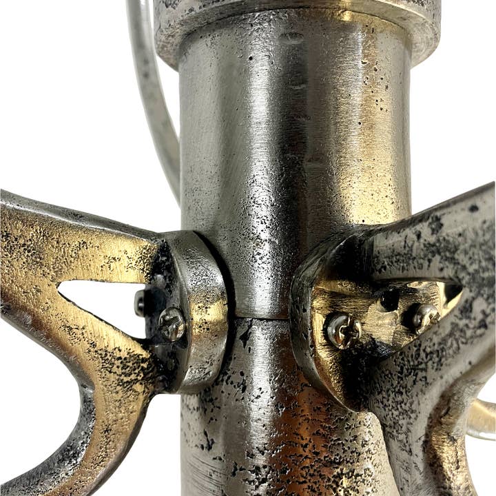 DDecorStore – wholesale Klädhängare – Stor tung nickel Coat Stand på stativ trä Åra bas