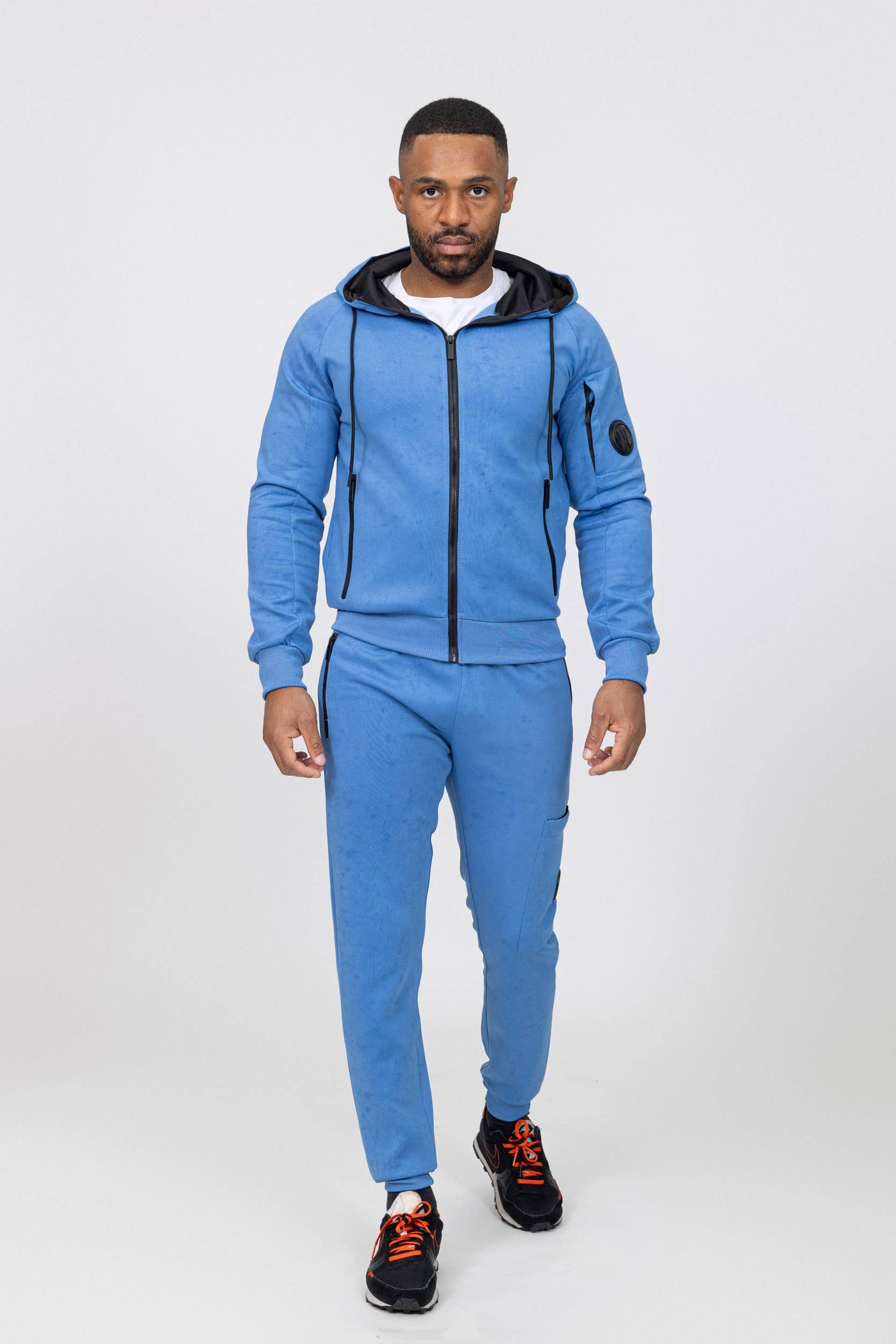 Zayne Paris - Vendita all'ingrosso Completo sportivo - Uomo - Tuta da uomo E705-33