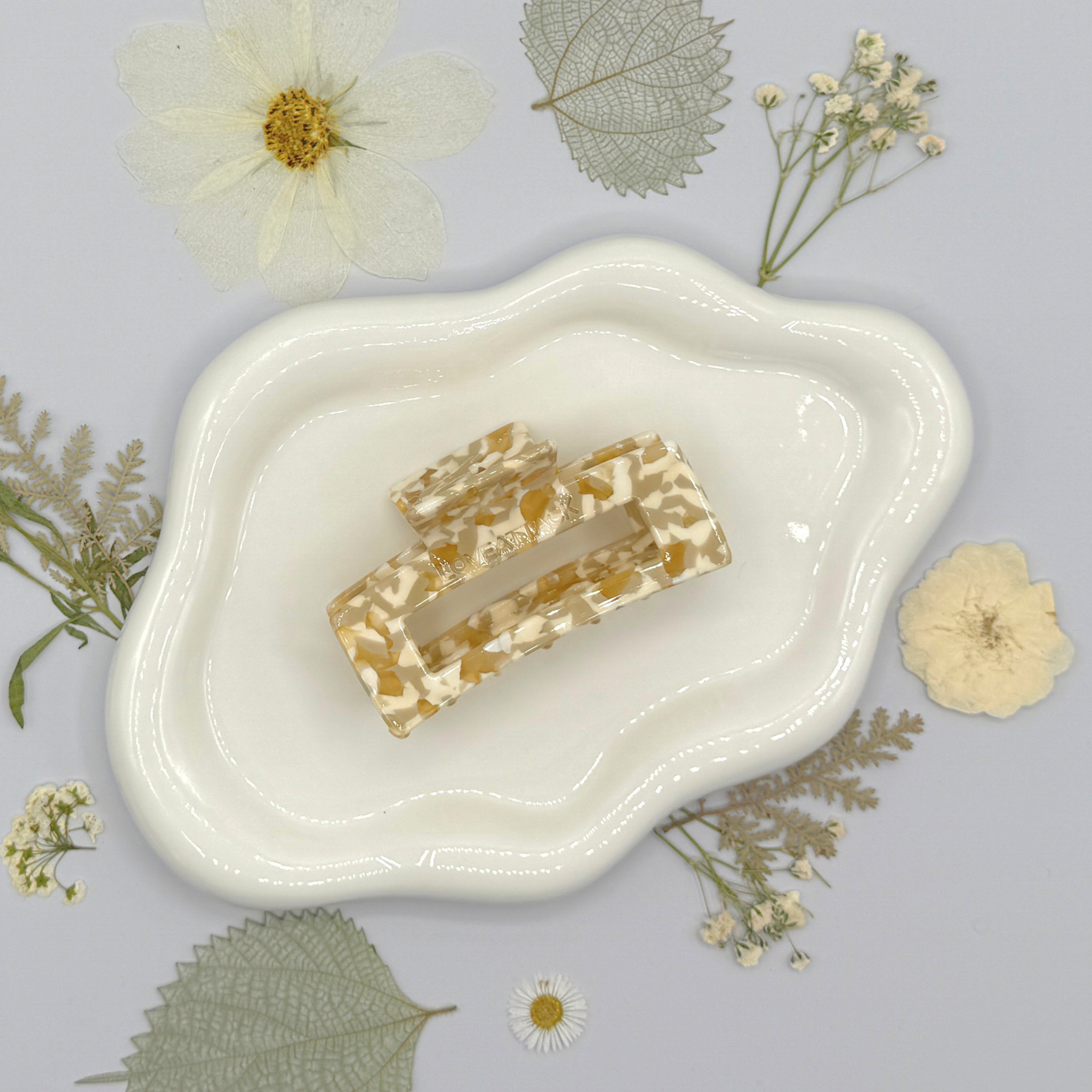 Love Attack - Wholesale Hair Clip - Women's - Sara Cellulose Acetate Hair Claw Clips5