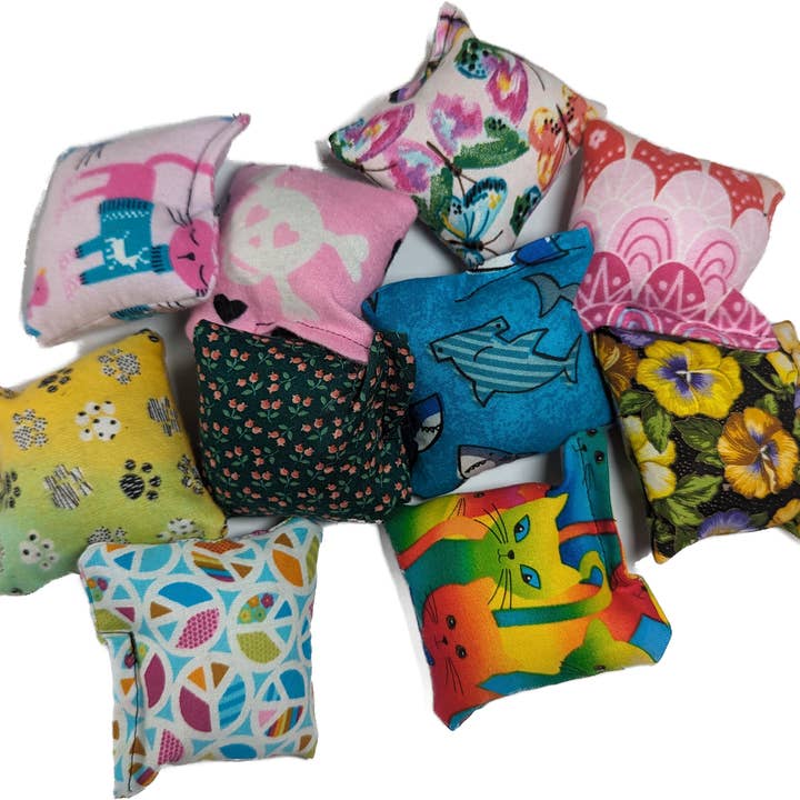 Catnipporium - Wholesale Pet Toy - Cat - Catnip Pillows - Sealed and always fresh.