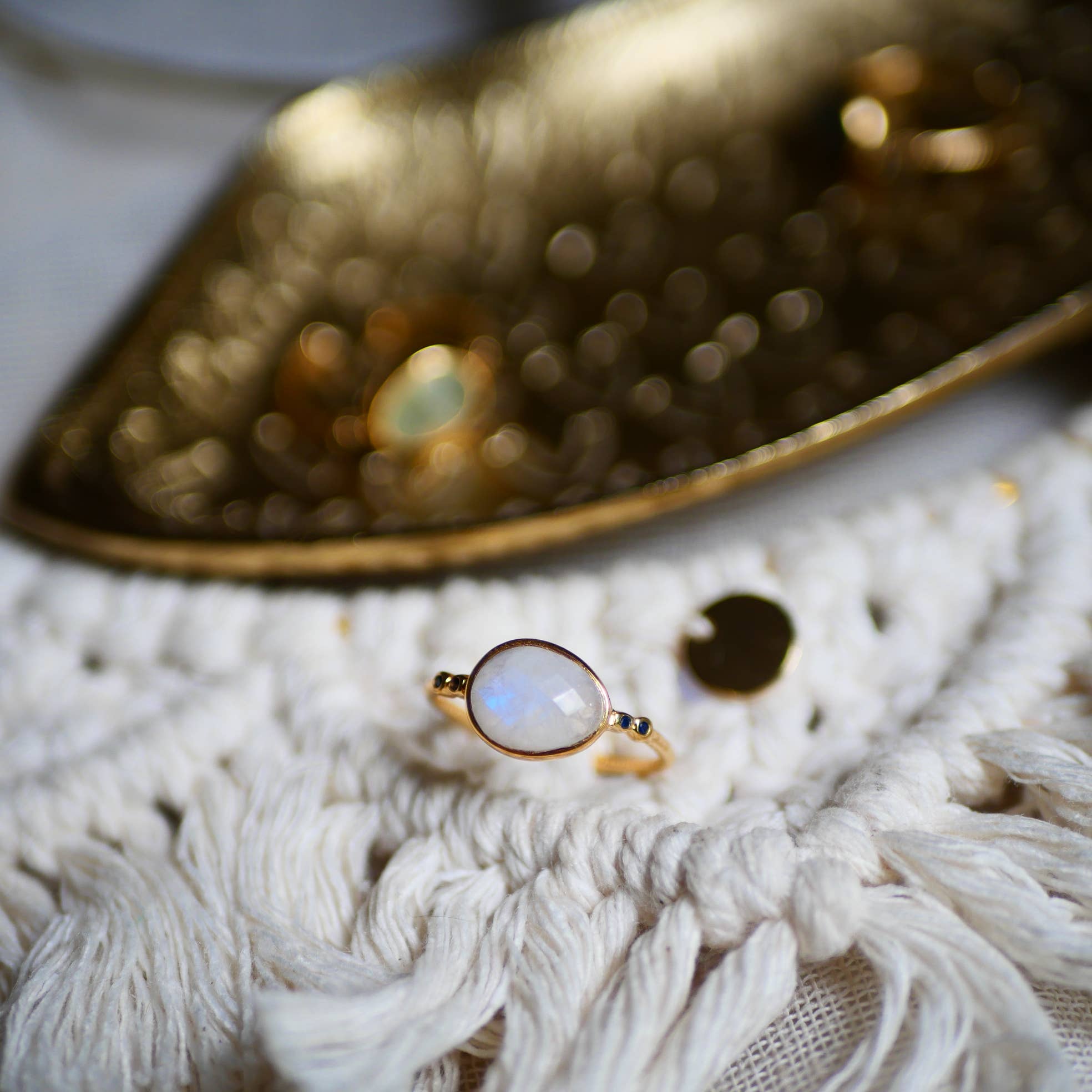 GINANDGER - Vendita all'ingrosso Anelli con pietra singola/solitario - Anello Katha placcato in oro 24K con pietra a scelta1