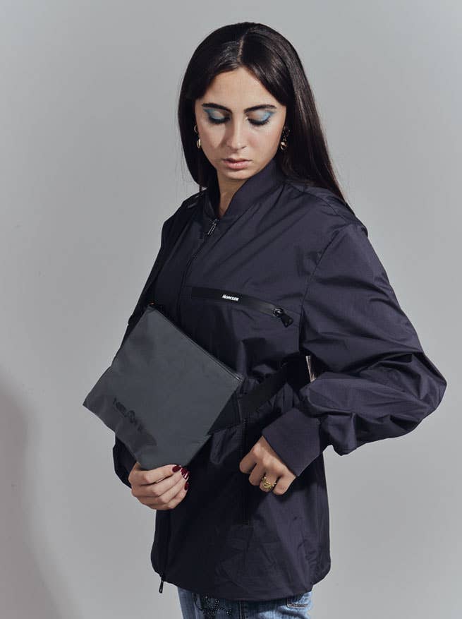 Ne.on! Milano - Wholesale Belt Bag - Unisex - Waist bag Black, 100% reflective ⚡2