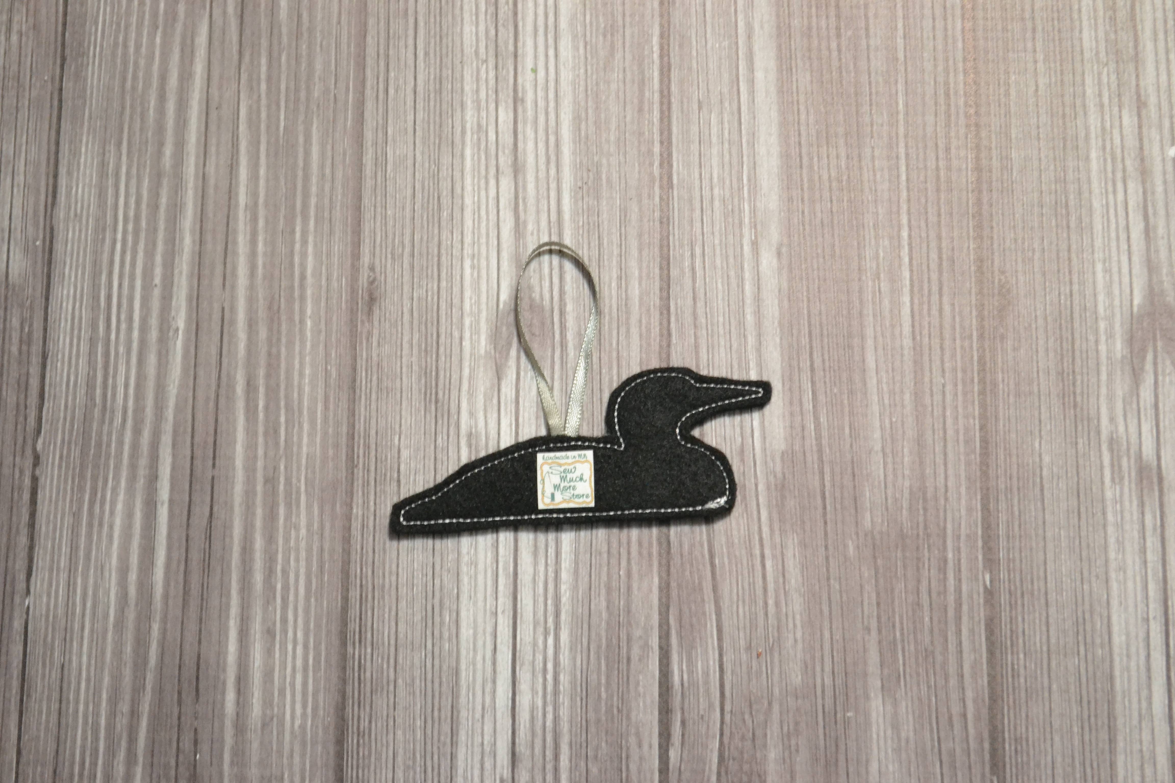 SewMuchMoreStore - Vente Objets de décoration - MN Loon ornement en feutre brodé5