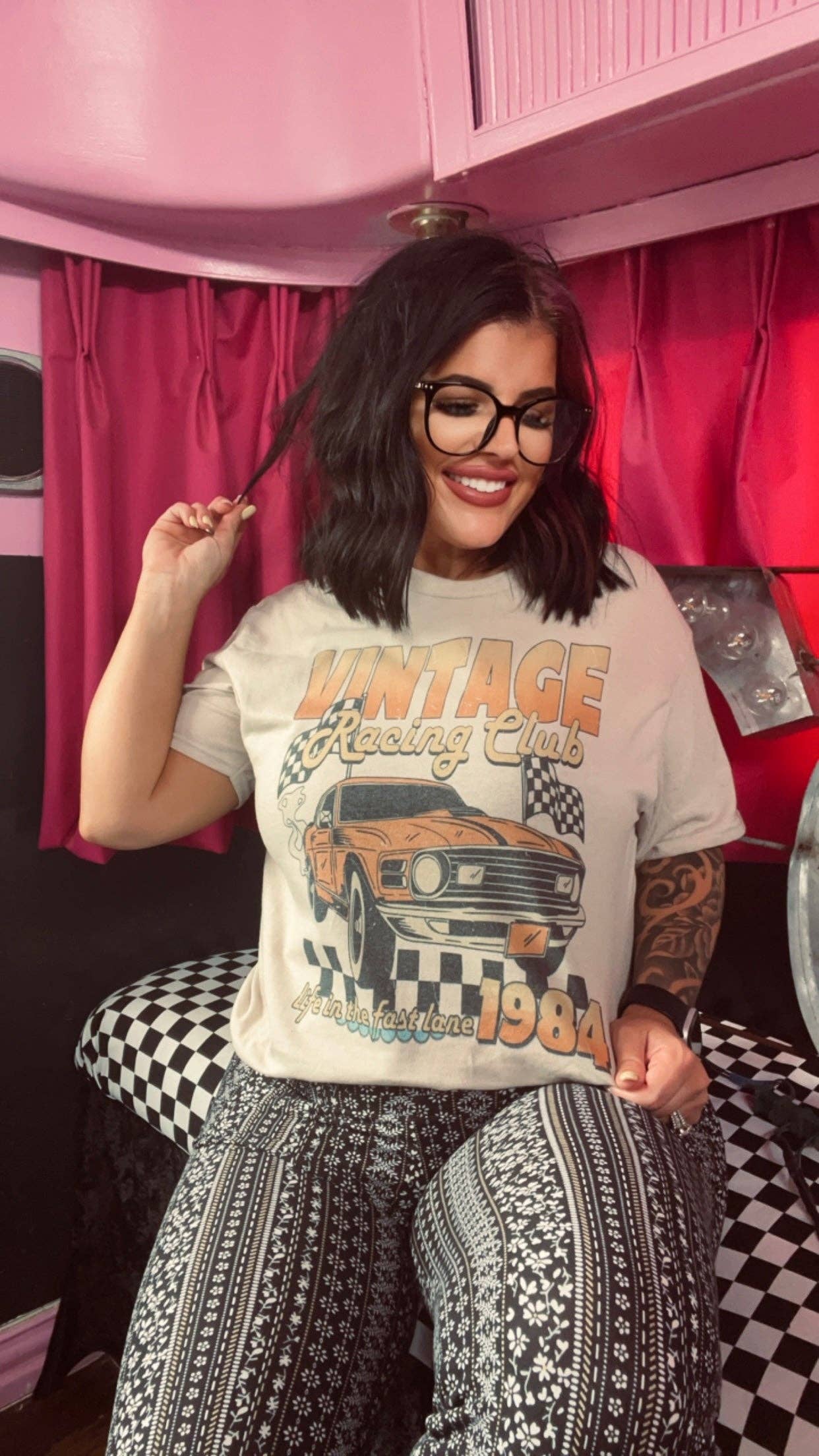 Sugar & Velvet Collective Wholesale – Engroshandel Grafisk t-shirt - Dame – Vintage racing