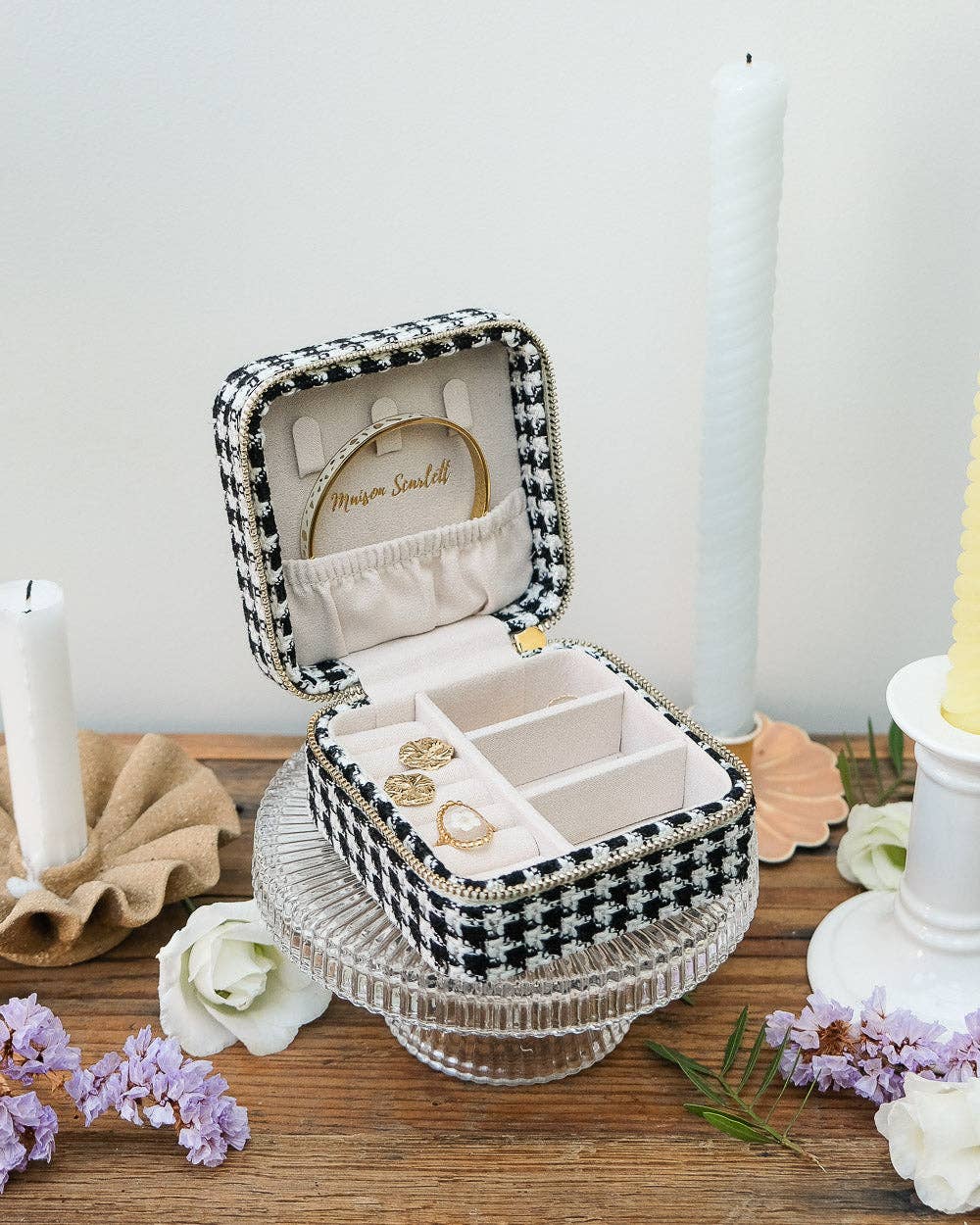 Maison Scarlett - Vente Boîte/rangement à bijoux - Boîte à bijoux de voyage Corinne en pied-de-poule10