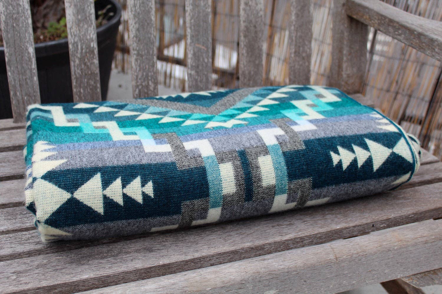 Aqua Agua de Los Andes Alpaca Blend Blanket for wholesale on Faire5