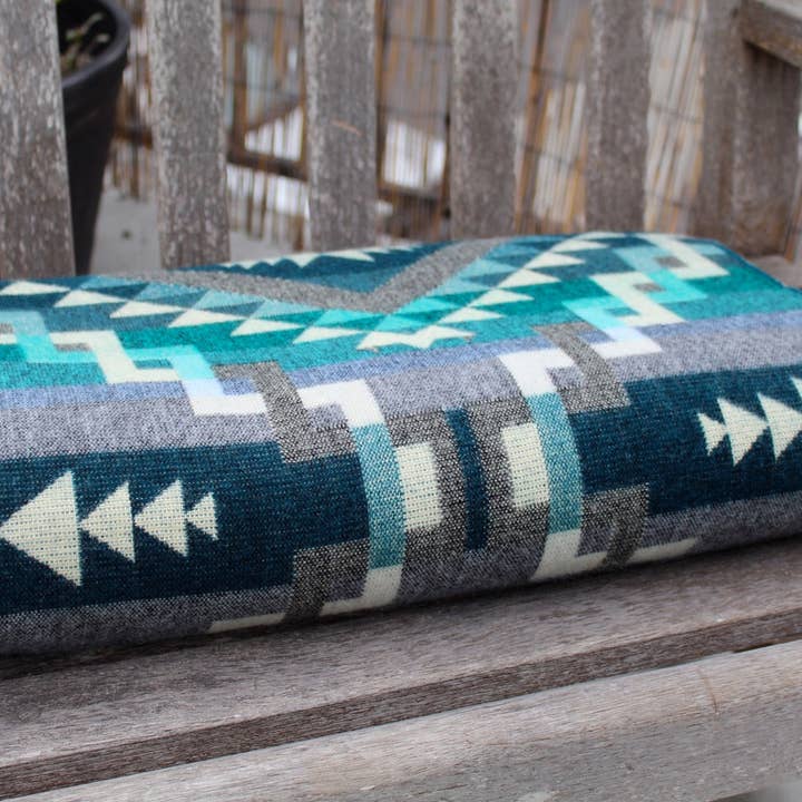 Aqua Agua de Los Andes Alpaca Blend Blanket for wholesale on Faire5