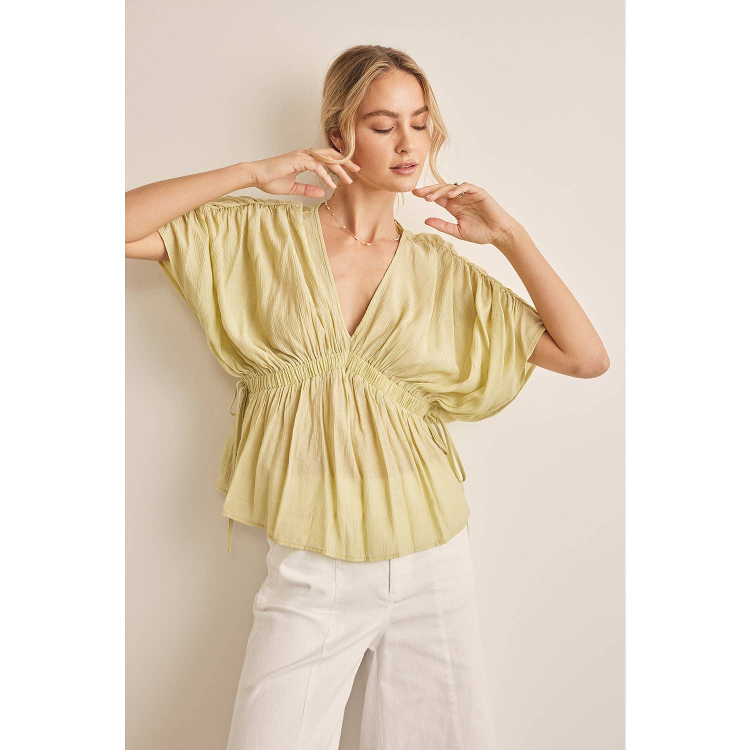 in february - Wholesale Blouse - Women's - RUFFLED KIMONO BLOUSE IN CRINKLED FABRIC0