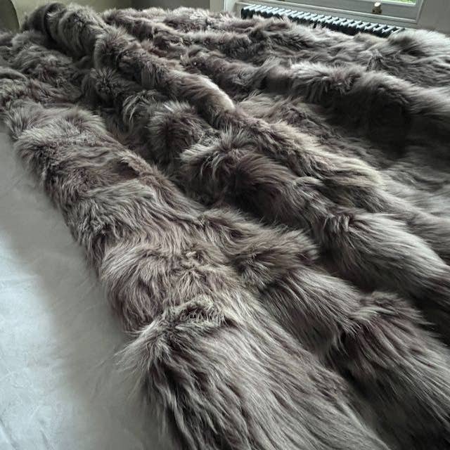 Wildash London - Wholesale Throw blanket - Tuscan Shearling Throw | Fur Blanket | Sheepskin Rug | Rich Mink3
