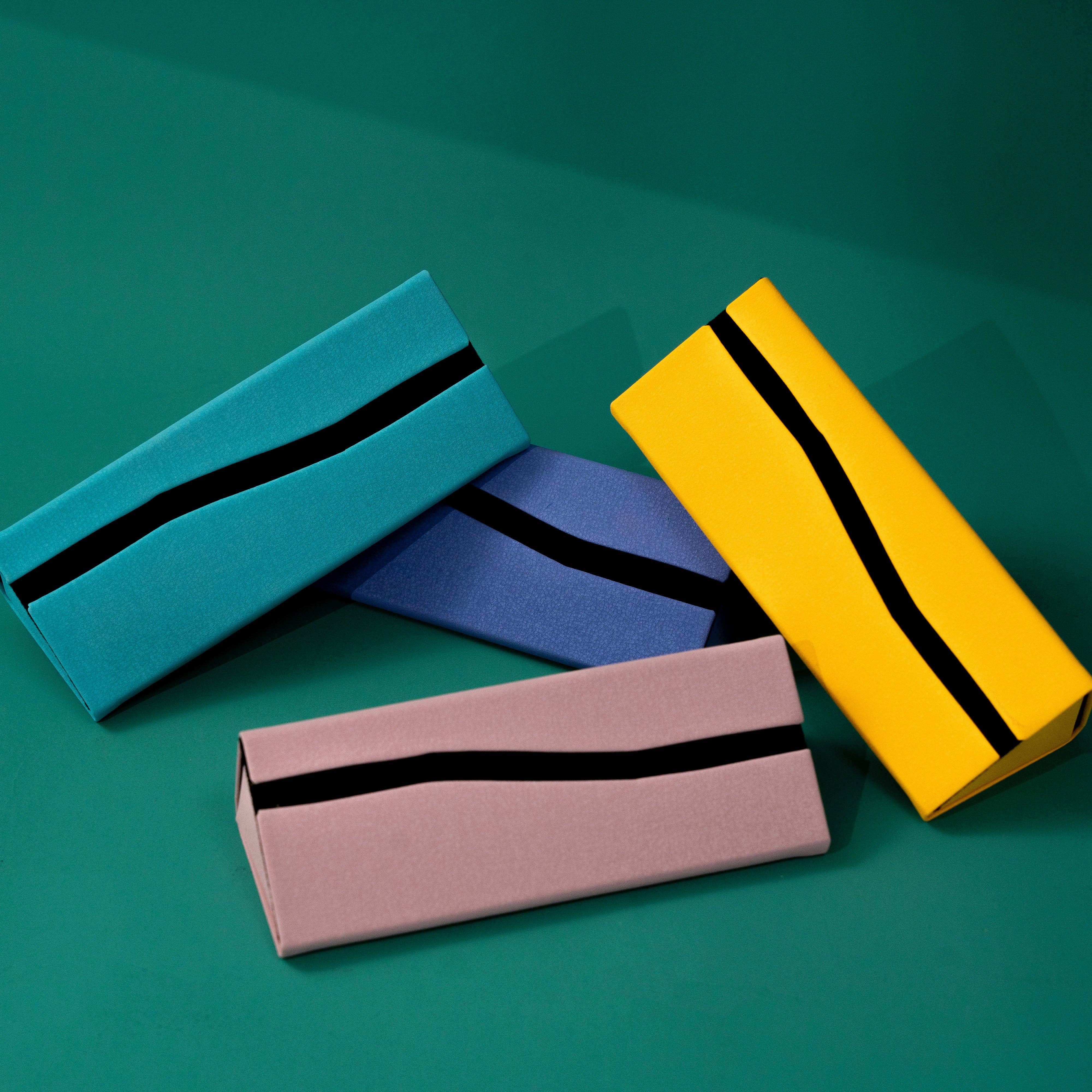 Sparkle Being - Wholesale Eyewear Cases & Holders - Women's - Retro Glasses Case - Hard Shell Fold-Flat Vegan Leather Case5