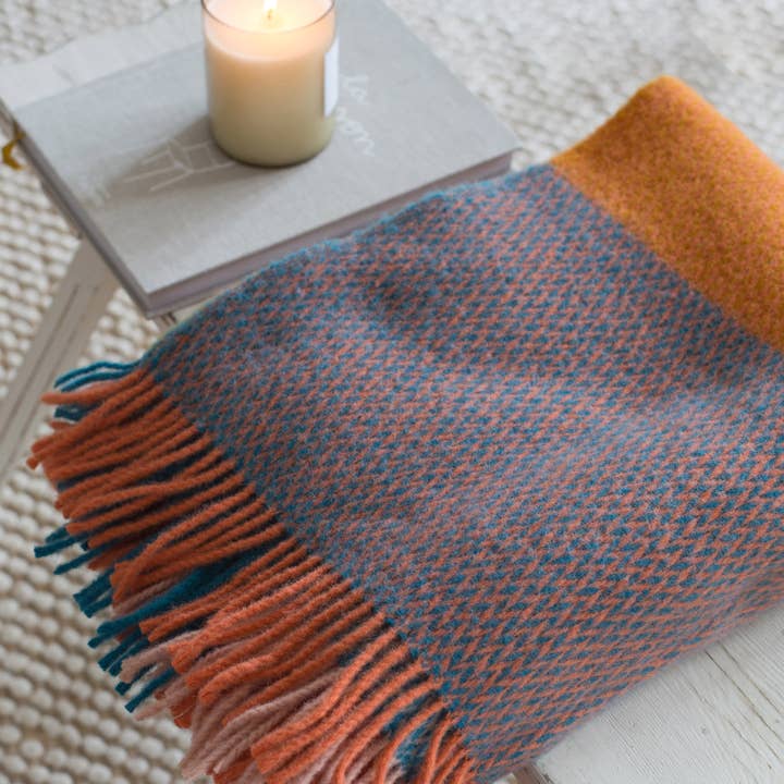 Funky Doris - Wholesale Throw Blanket - Frank woven blanket multi, soft Norwegian wool