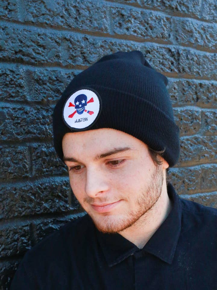 Bonnet côtelé à revers classique - Noir pour la vente par SkulleTenn