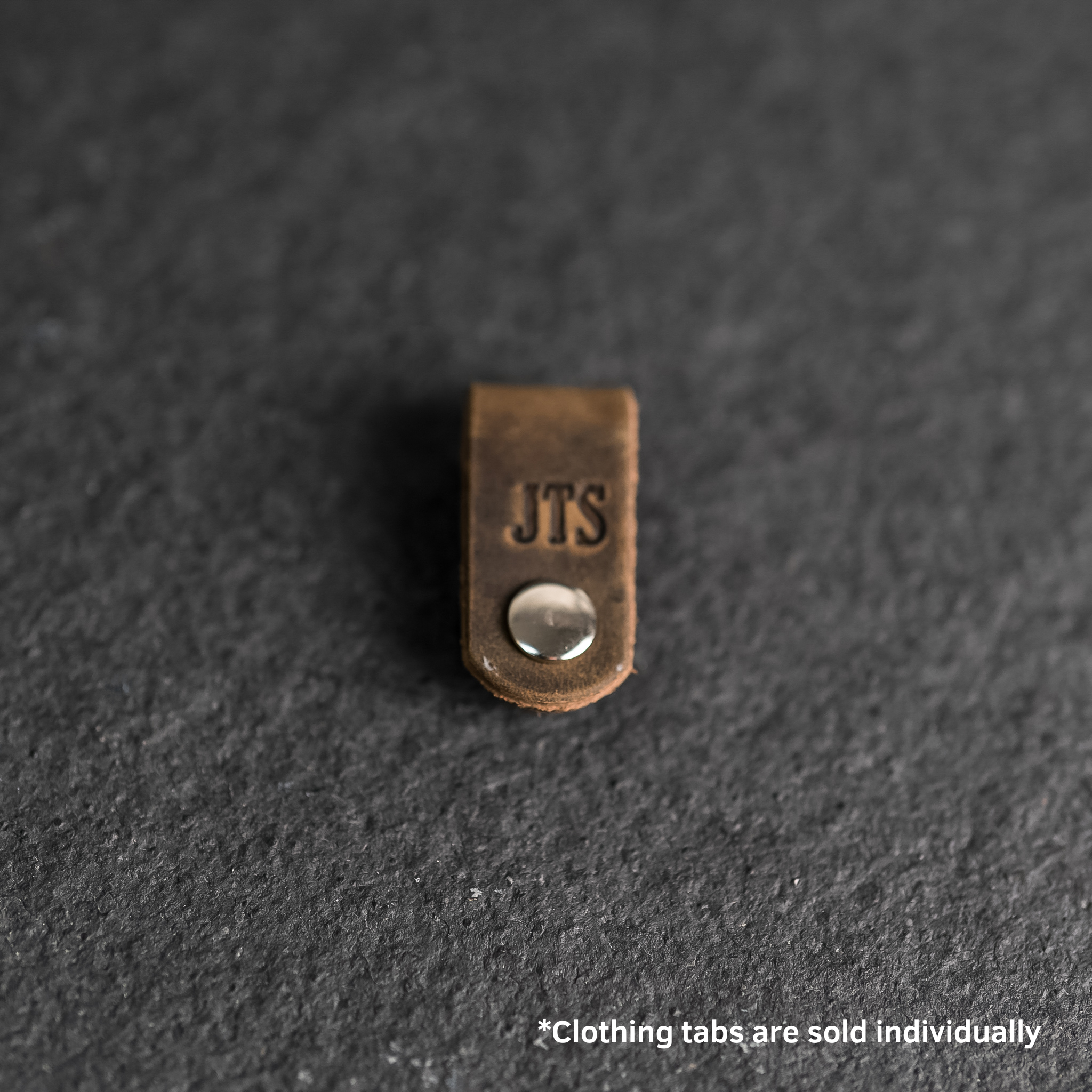 Ox & Pine - Vente Étiquette pour bagage - Onglets de vêtements en cuir personnalisés9