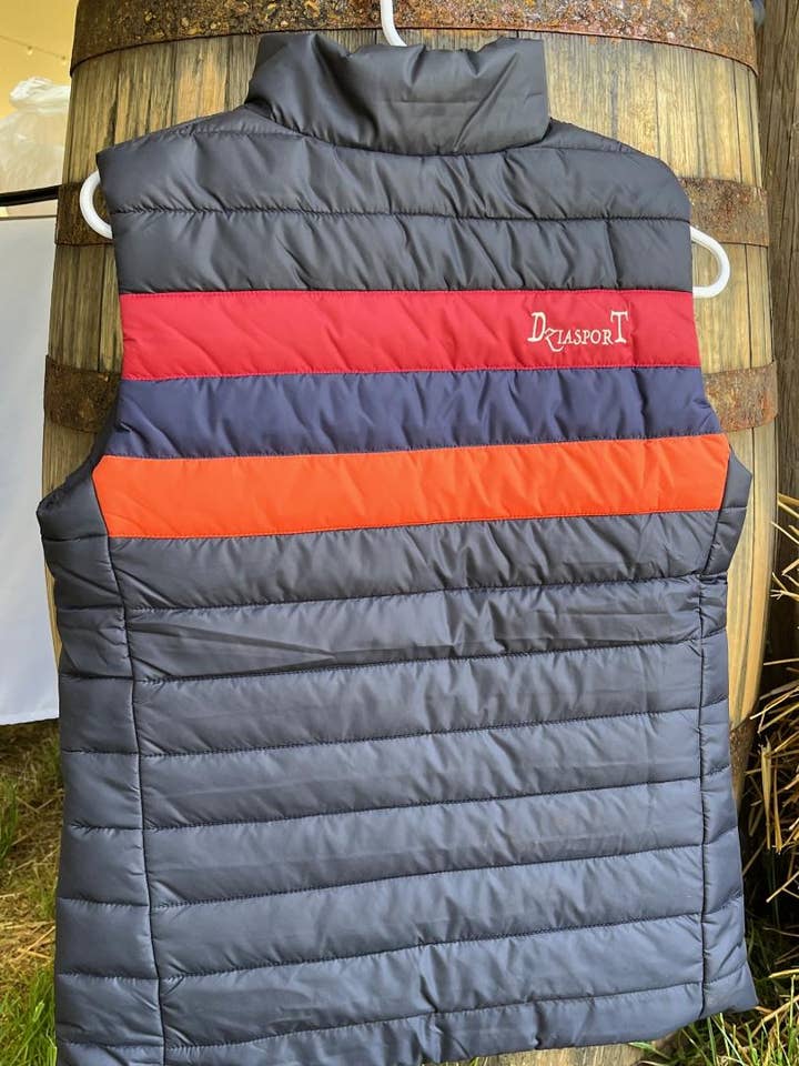 DziaSport - Wholesale Outerwear Vest - Women's - Vintage Stripe Puffer Vest2