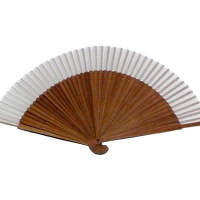 Silk fläkt, Ljus Beige. Brun bambu. #HF -81 för wholesale av World Treasure Trading