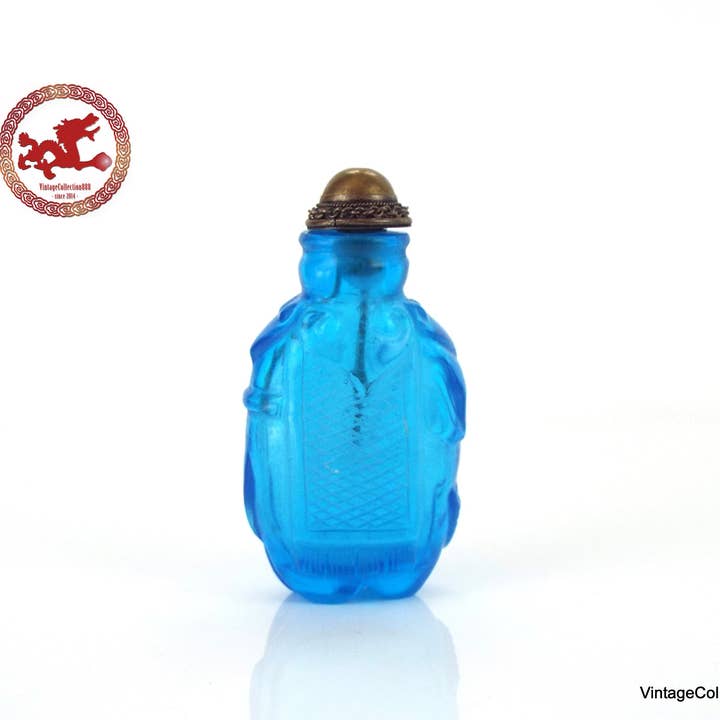Vintagecollection888 - Vendita all'ingrosso Decorazioni da tavolo - Antica bottiglia cinese da fiuto in vetro blu intagliato.
