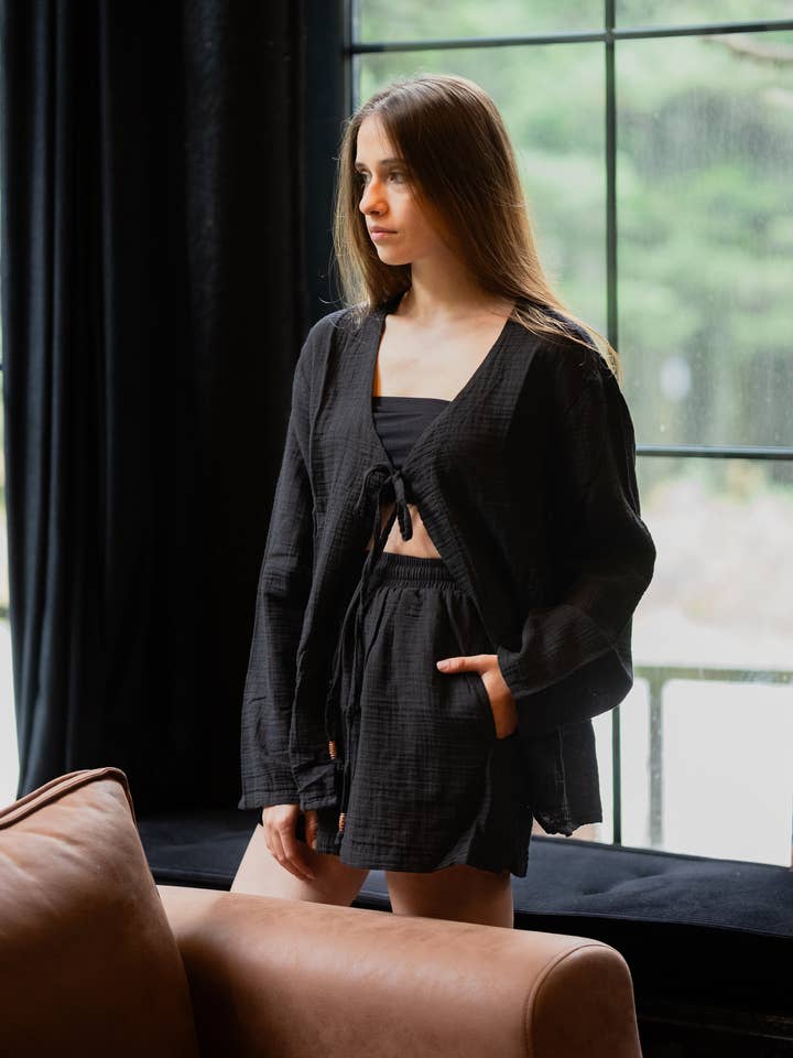 Moa - Venta al por mayor Conjunto de ropa cómoda - Mujer - Conjunto de ropa de salón de algodón arrugado con top y pantalones cortos verdes4