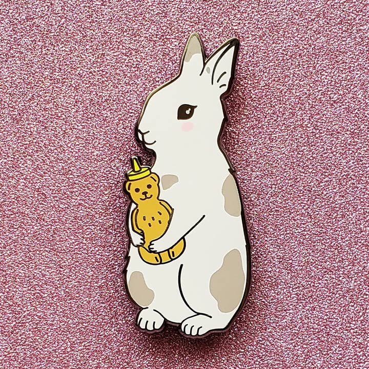 Spilla smaltata dura Honey Bunny per la vendita all'ingrosso da parte di These Things