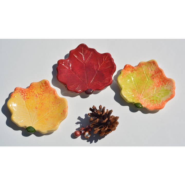 August Ceramics - Wholesale Jewelry Dish - Ceramic Maple Leaf Dish in assorted colors