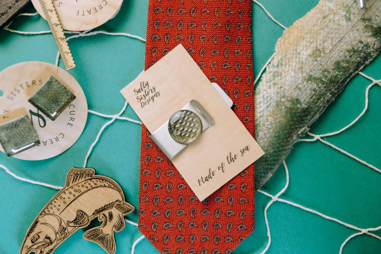 Salty Sisters Designs – wholesale Sedelklämma - Unisex – Härdad fisk hud Sedelklämma4