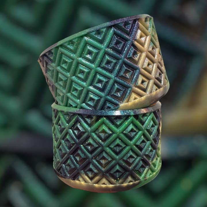 Elphie Swirl Shimmer - DIAMOND Silicone Tumbler Boot for wholesale by Olive Lane Accessories