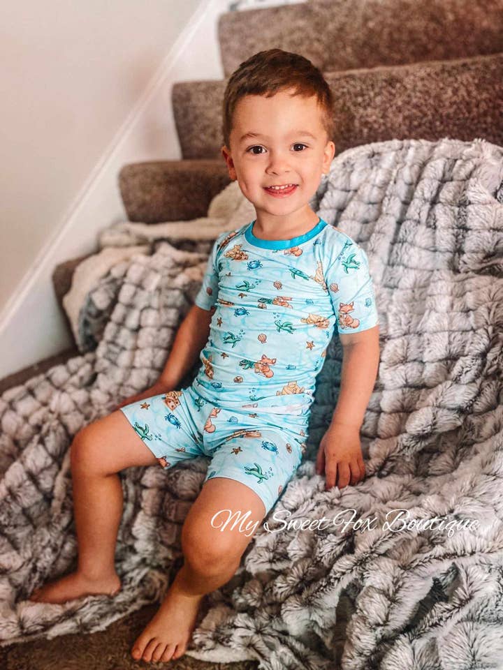 Ensemble classique en bambou Pooh pour la vente par My Sweet Fox Boutique