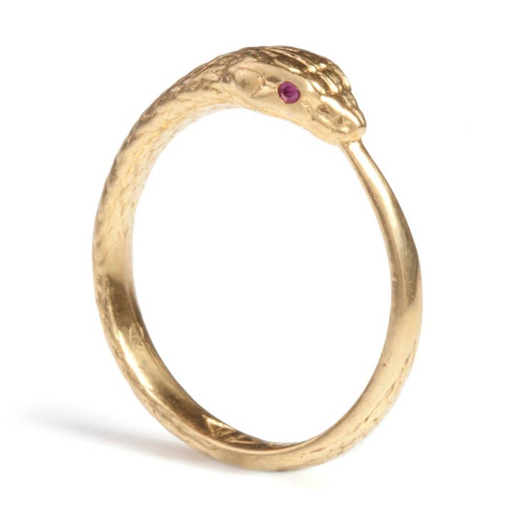 Anillo Ouroboros Snake, edición limitada de oro con rubíes para venta al por mayor de Rachel Entwistle Jewellery