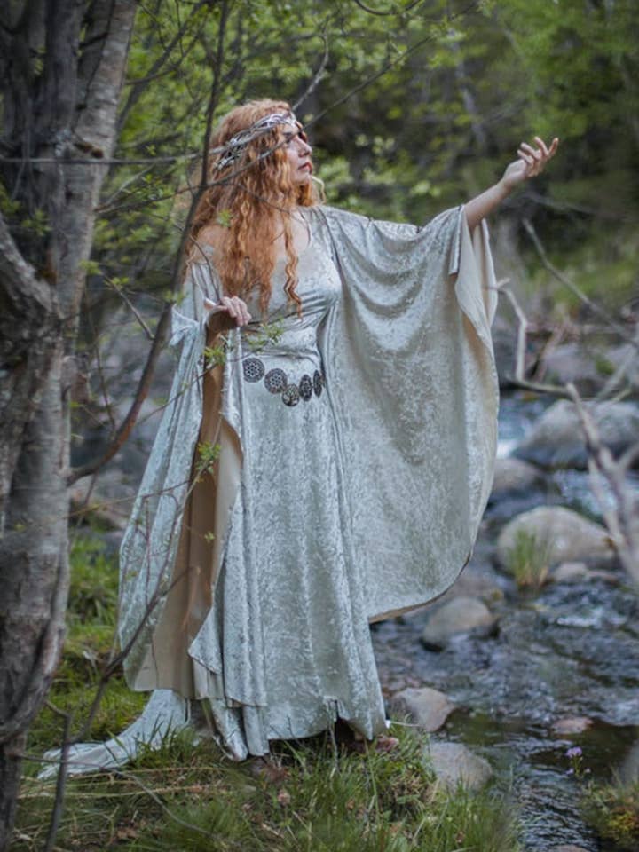 Costurero Real - Wholesale Costume – Women's - White elven celtic velvet dress medieval elf faery wedding0