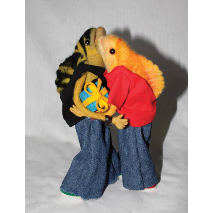 Échange de cadeaux de poisson | Carte d'anniversaire pour la vente par Emmy's Fibre Arts