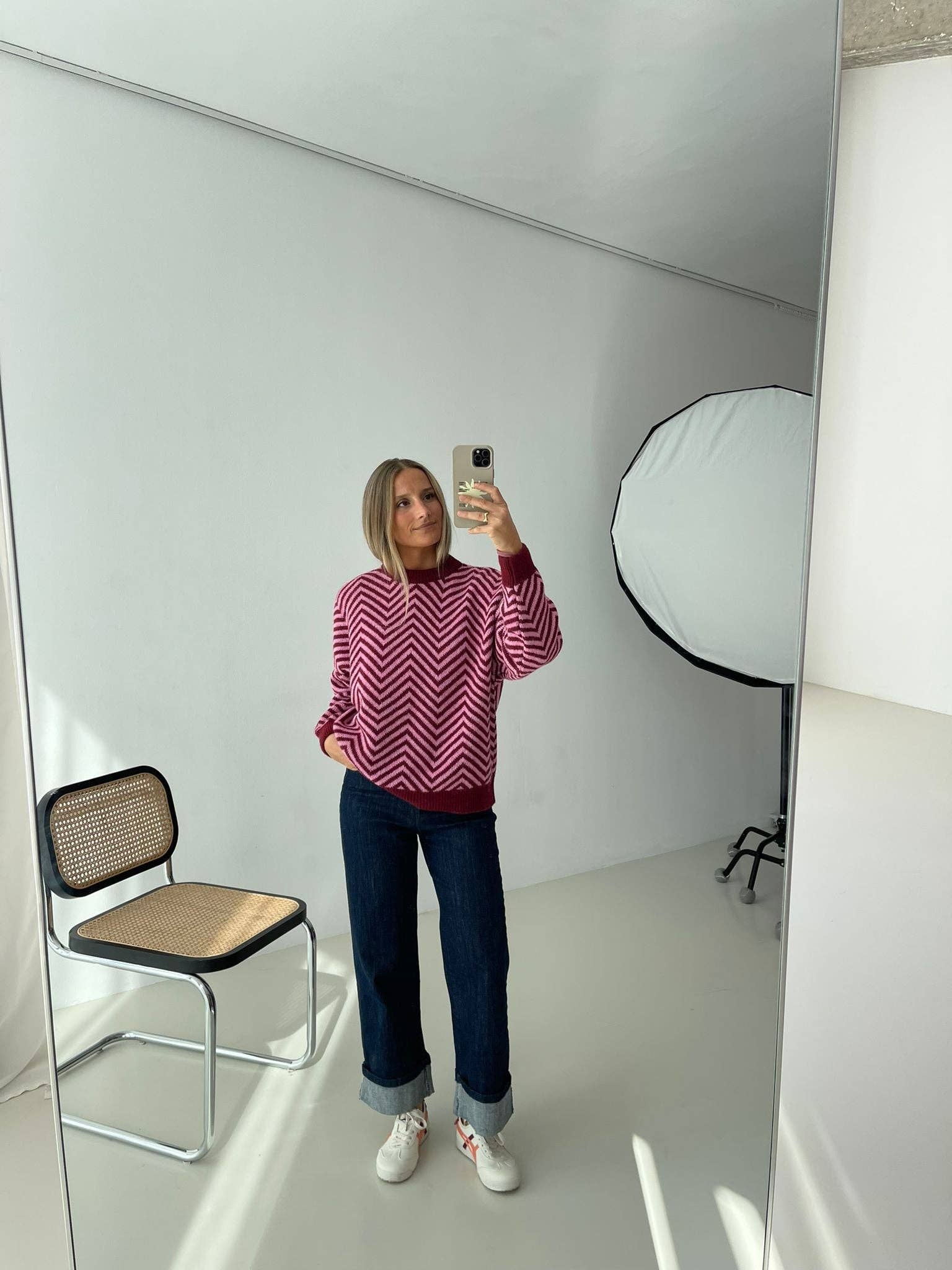 MindTraveler - Wholesale Knit Sweater - Women's - Leonor Burgundy and Pink Jersey1