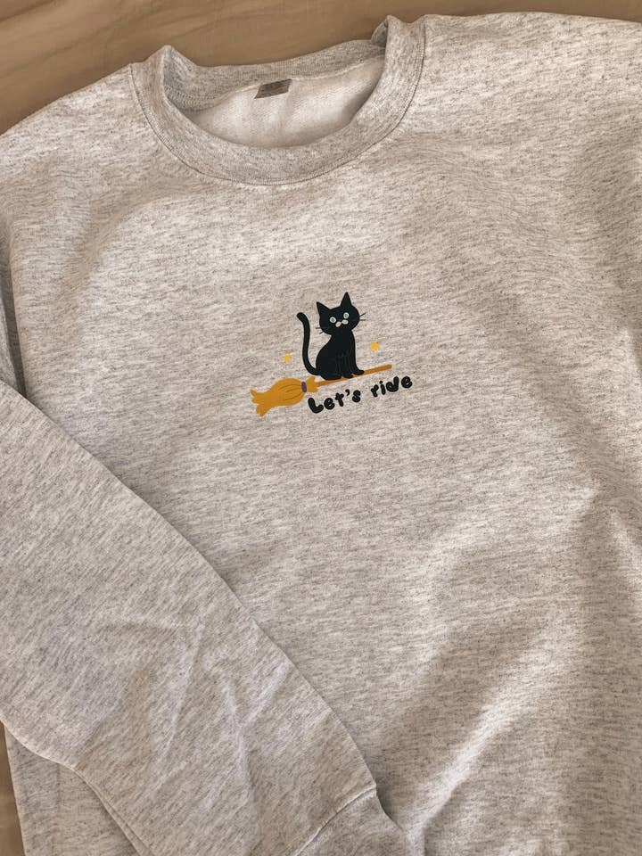 Camisola Let's Ride Cute Cat Halloween com gola redonda Witch por atacado de Rad Vibes Only
