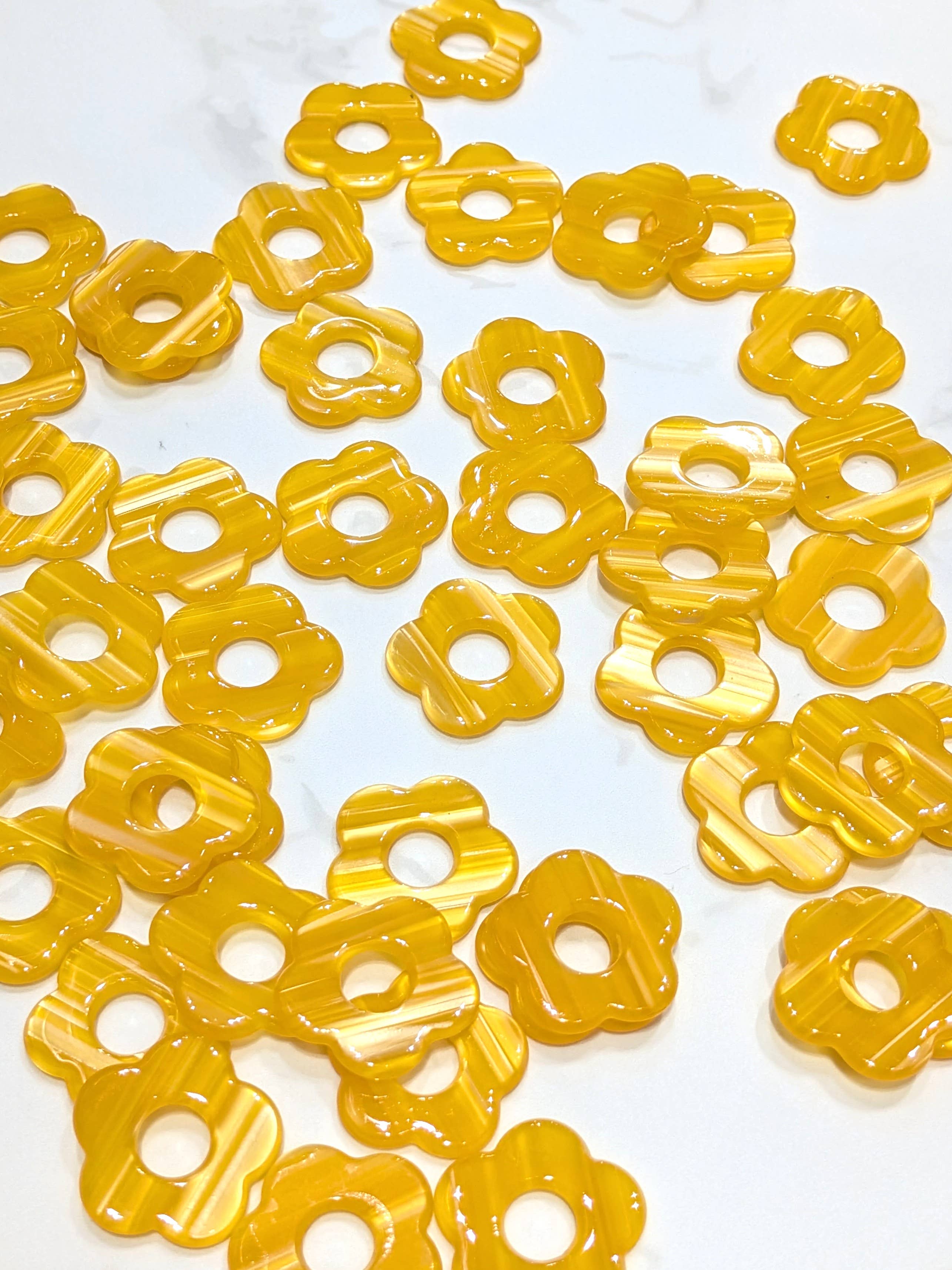 LOLO & YAYA – wholesale Emergency response charm – Flower pendant 2cm, 1.5O euros / u42