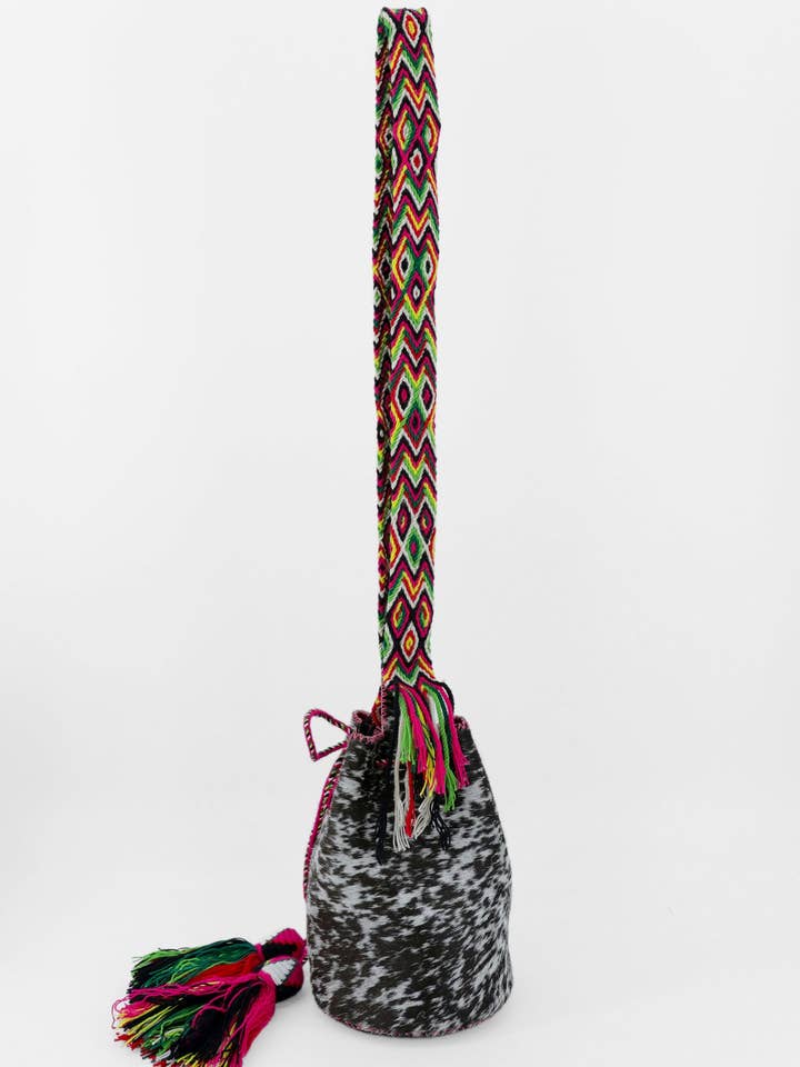 APÜNÜ BUCKET BAG SMALL FURRY / BLK&WHI - FUCHSIA #130017 for wholesale by Joaquina Cayetana