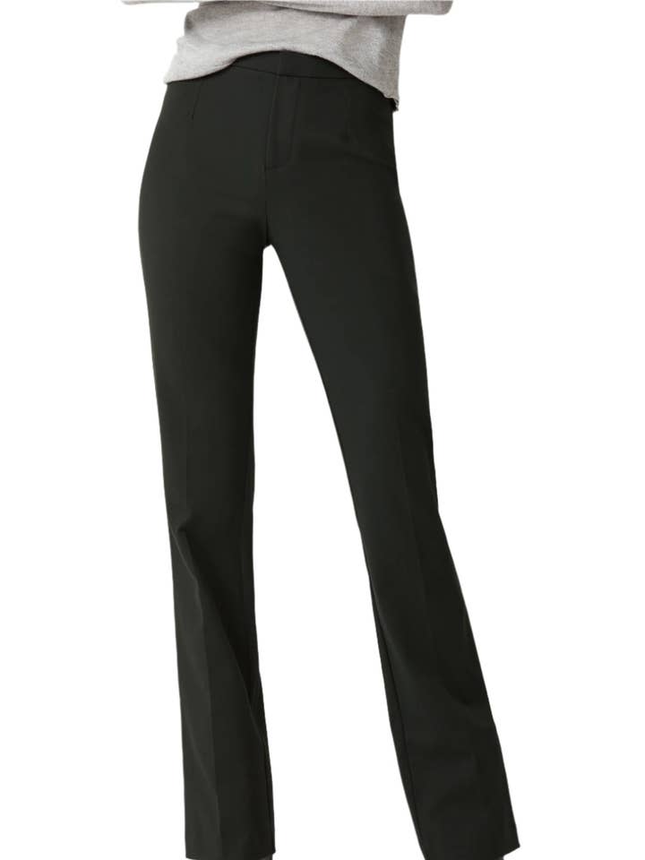 Pantaloni in Crepe Elasticizzato a Vita Media con Chiusura a Zip e Bottone di Ecru Designs per la vendita all'ingrosso da parte di Immediate Apparel