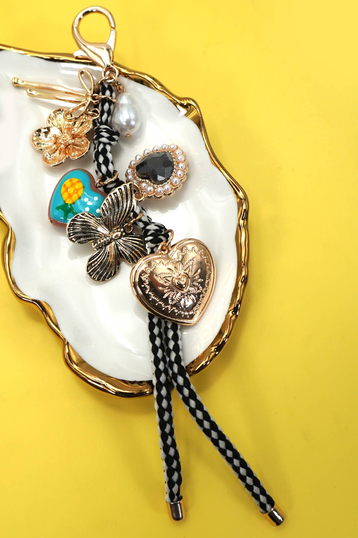 Ouro PENDENTE DE MALA-CORAÇÃO DE CORDA PORCELANA FRUTA | 80K067 para venda a revendedores na Faire