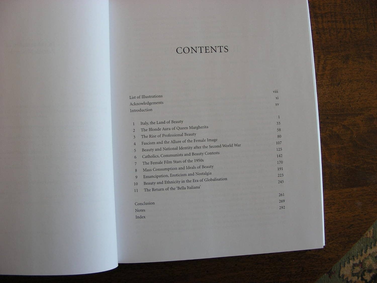 Real Retro - Wholesale Human & Cultural Studies - 
Bellissima Stephen Gundle Book
1