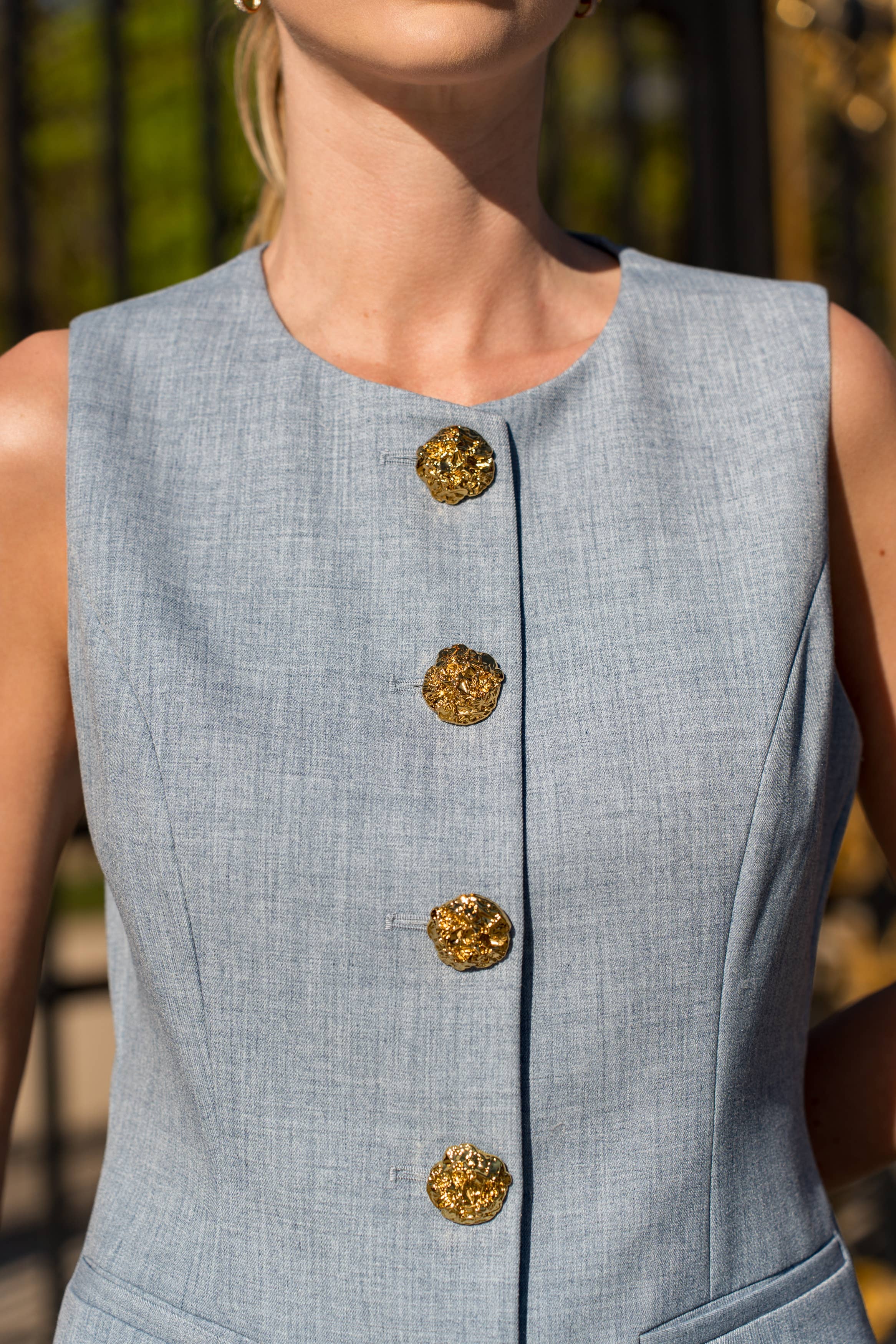 Attentif Paris - Wholesale Suit Vest - Women's - [Heather] Sleeveless vest round neckline gold buttons17