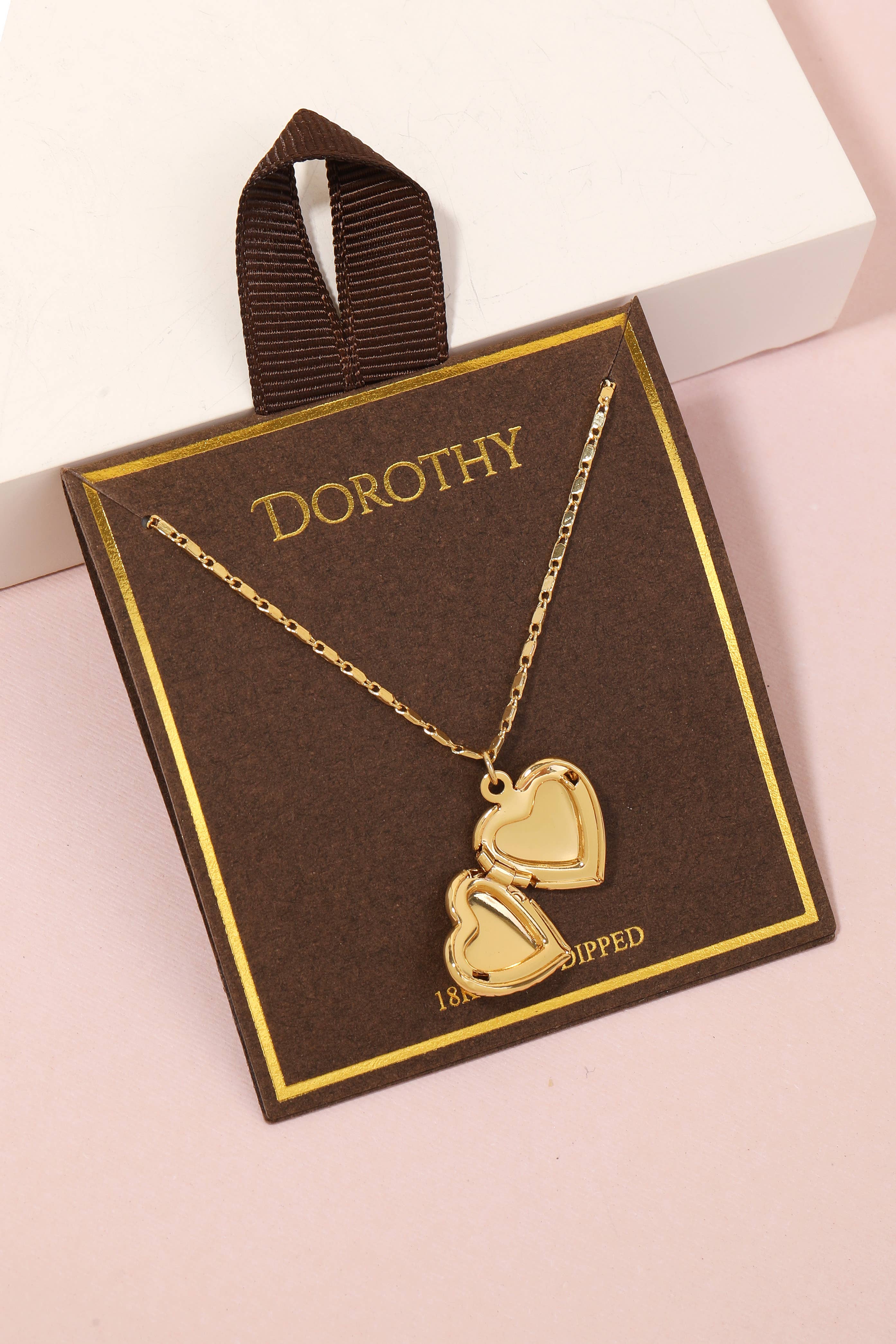 G Collier à pendentif en forme de cœur à médaillon trempé en or en vente sur Faire3