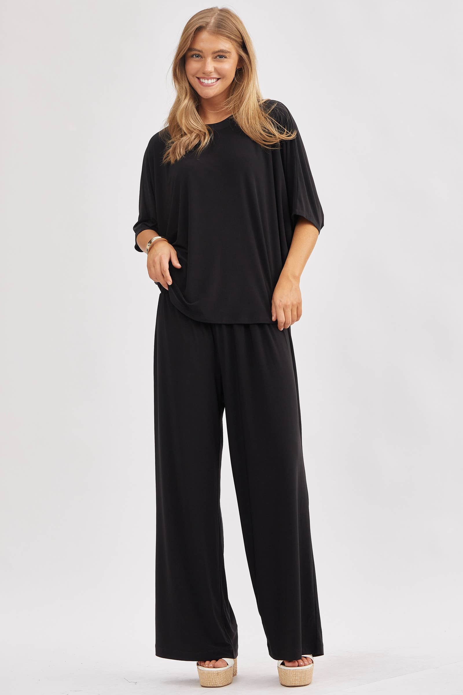 Dear Scarlett - Vendita all'ingrosso Completo top e pantaloni (NON loungewear) - Donna - Completo fluido con top ampio stile poncho e pantaloni larghi TRVSET-COASTAL3