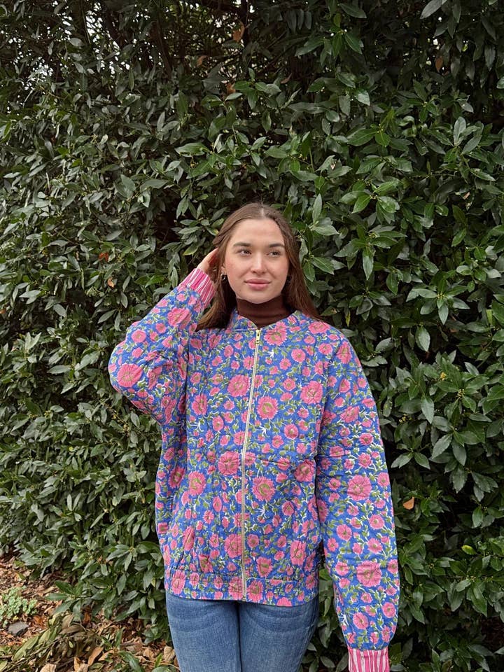 Lækker luksuriøs quiltet trykt bomuldsjakke for engroshandel hos Essential Designs London