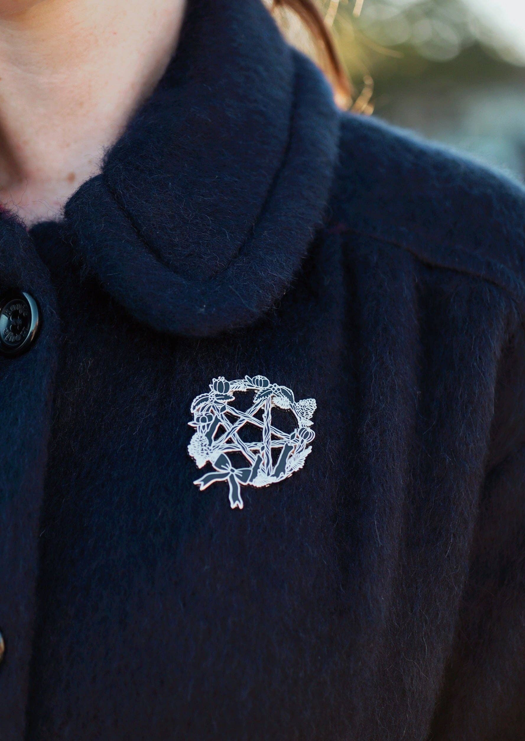 Lady Moon Co.® – wholesale Brooch – Pentacle Wreath Brooch4