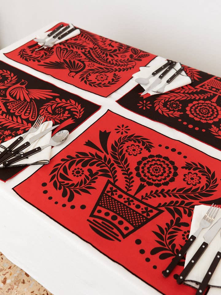 Black folklore placemat (set of 4) for wholesale by Eturel Madrid