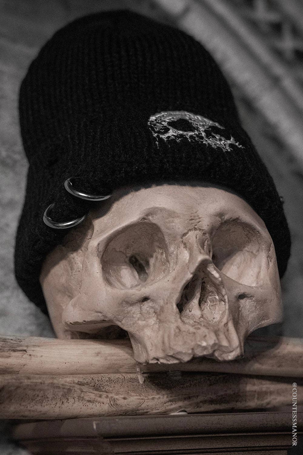 vampirefreaks - Venta al por mayor Gorro de lana - Mujer - Gorro Desgastado con Agujeros [Goteo de Calavera]3