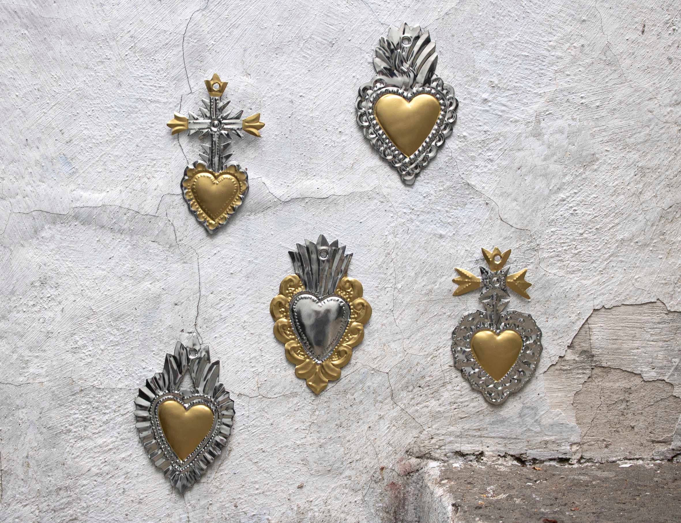 P.I.Project America - Wholesale Wall Accent - Ornements en étain mexicains du Sacré-Cœur Milagros